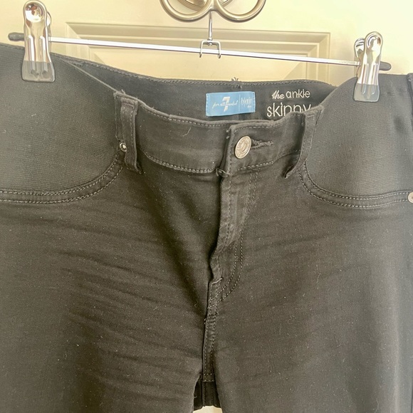 Seven for all mankind maternity jeans ‘the ankle skinny” in black. Size 27. - Picture 5 of 7